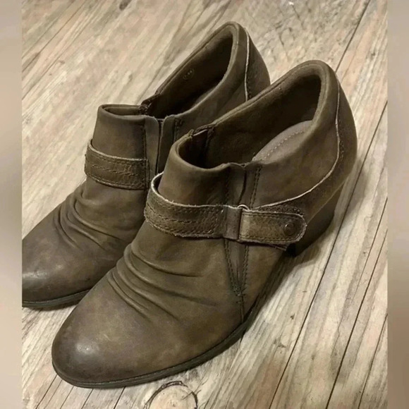 Earth origin shoes Boots - Picture 1 of 5